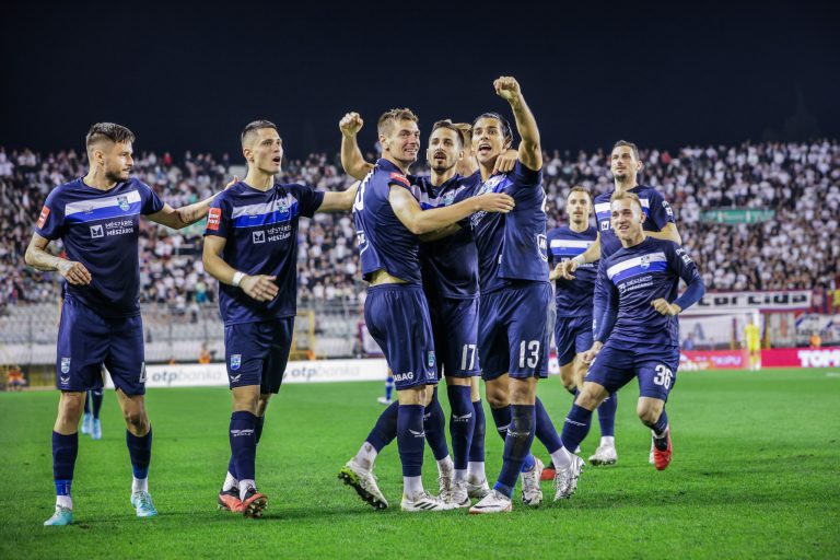 Nogometaši Hajduka poraženi su od Osijeka rezultatom 0:2 na Poljudu u susretu 12. kola Supersport HNL-a.