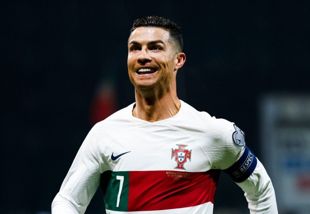 Nevjerojatni portugalski napadač Cristiano Ronaldo na ljeto 2024. godine trebao bi odigrati šesto Europsko prvenstvo i time srušiti još jedan rekord u svojoj bogatoj karijeri.